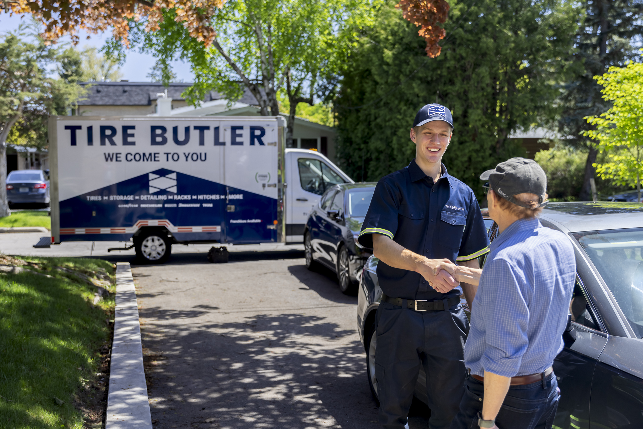 You have better things to do with your time than wait at a dealership or garage. Our mobile service truck will install your tires, wherever you want!